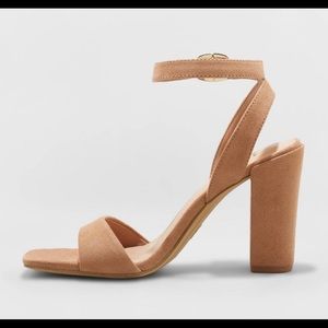 Nude Pumps - A New Day 4 inch Heels - 9 WIDE NWT